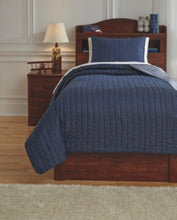 Load image into Gallery viewer, Capella 2Piece Twin Quilt Set