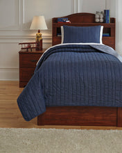 Load image into Gallery viewer, Capella 2Piece Twin Quilt Set