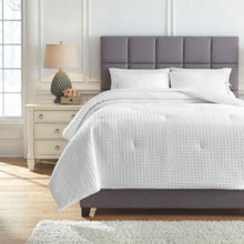 Load image into Gallery viewer, Maurilio 3Piece Queen Comforter Set