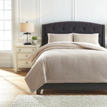 Load image into Gallery viewer, Mayda 3Piece King Comforter Set