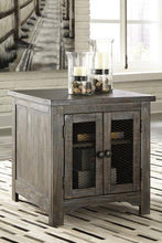 Load image into Gallery viewer, Danell Ridge End Table