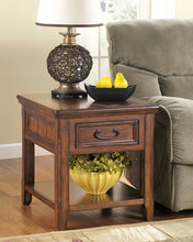Load image into Gallery viewer, Woodboro End Table