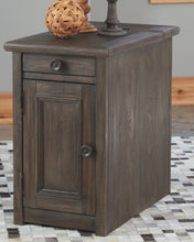 Load image into Gallery viewer, Wyndahl Chairside End Table