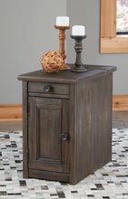 Load image into Gallery viewer, Wyndahl Chairside End Table