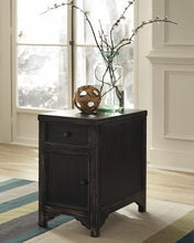 Load image into Gallery viewer, Gavelston Chairside End Table