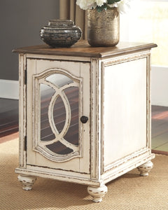 Realyn Chairside End Table