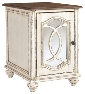 Realyn Chairside End Table