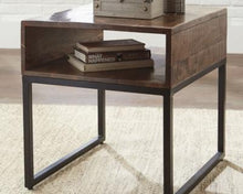 Load image into Gallery viewer, Hirvanton End Table